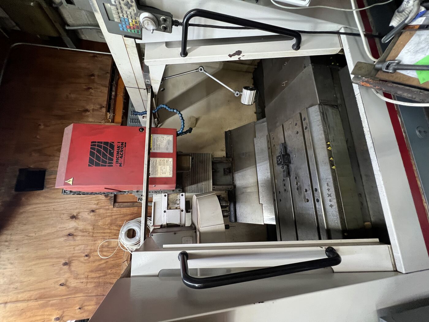 Centro de maquinado CNC Cincinnati Milacron